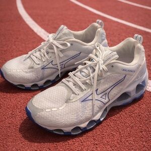 Mizuno White and Blue Wave-Structured Running Sneakers